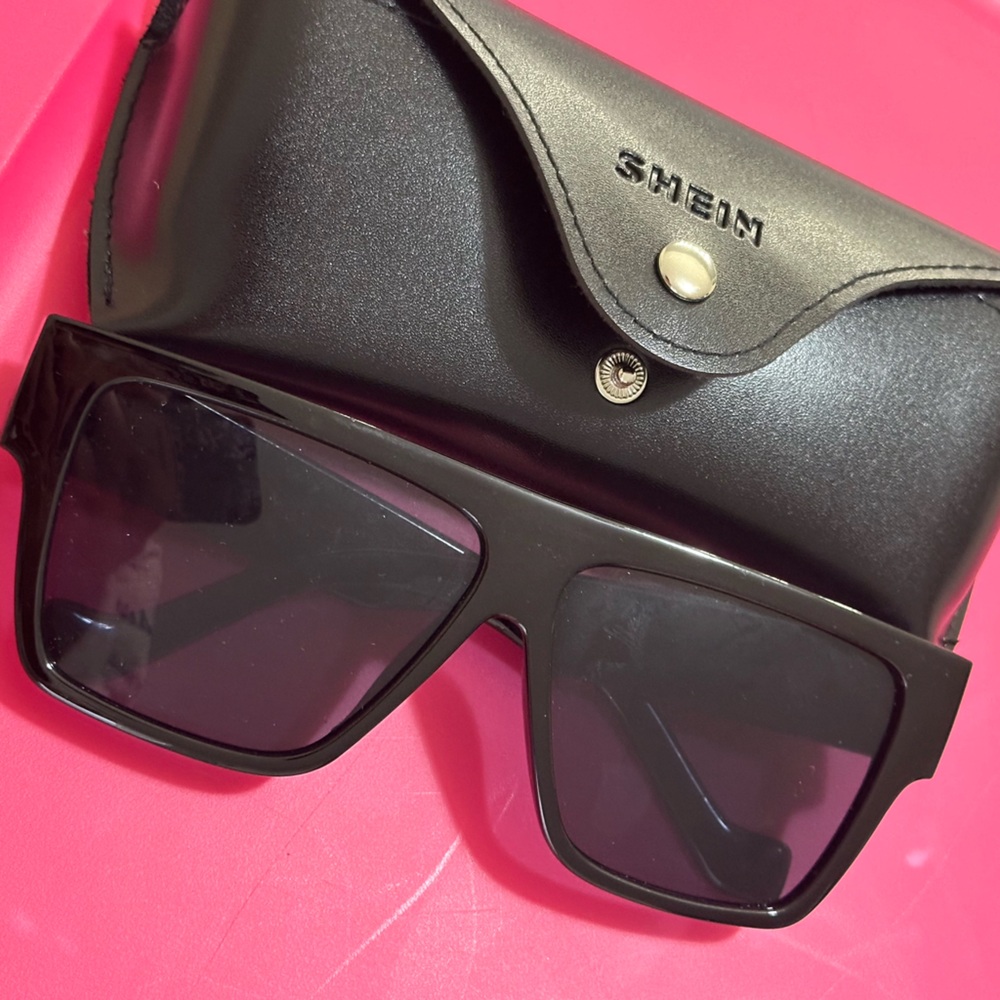 Black sunglasses